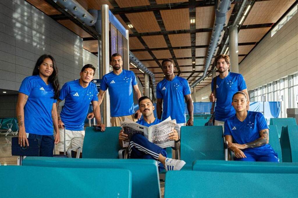 Cruzeiro e adidas lançam uniforme azul para a temporada 2026 homenageando título histórico