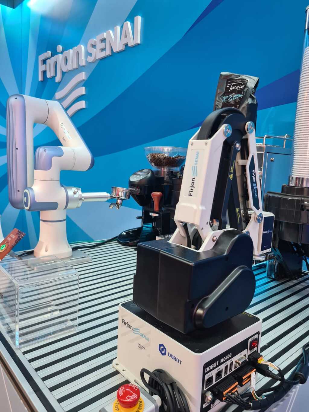 Robô barista brasileiro prepara 8 tipos de café e promete padronização no atendimento