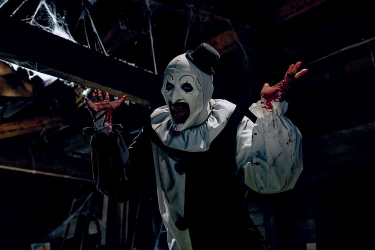NINGUÉM PARA O ART: TERRIFIER 3 ESTREIA NO TOPO DA BILHETERIA NOS EUA NINGUÉM PARA O ART: TERRIFIER 3 ESTREIA NO TOPO DA BILHETERIA NOS EUA