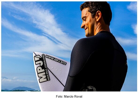 Surfista Igor Moraes leva projeto de valorização do jornalismo local para o circuito mundial da WSL Surfista Igor Moraes leva projeto de valorização do jornalismo local para o circuito mundial da WSL