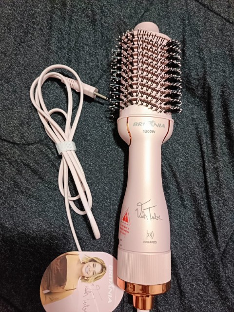 Vale a pena comprar? Testei a nova linha de produtos da Viih Tube com a Britânia: secador de cabelos, prancha e escova secadora. Vale a pena comprar? Testei a nova linha de produtos da Viih Tube com a Britânia: secador de cabelos, prancha e escova secadora.