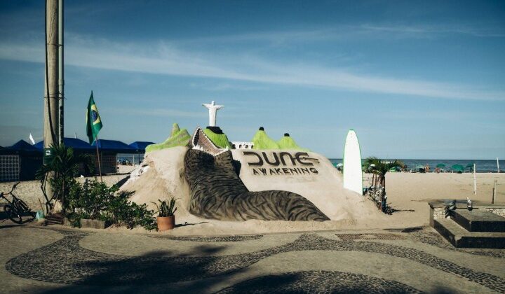Dune: Awakening traz verme de areia para a Praia de Copacabana no Rio de Janeiro Dune: Awakening traz verme de areia para a Praia de Copacabana no Rio de Janeiro