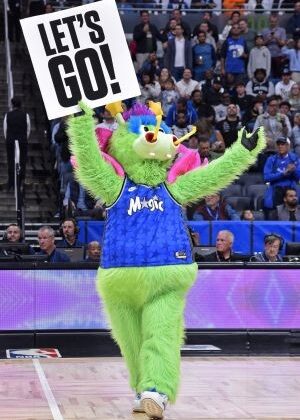 NBA House 2025 recebe o mascote do Orlando Magic "STUFF" em São Paulo NBA House 2025 recebe o mascote do Orlando Magic "STUFF" em São Paulo