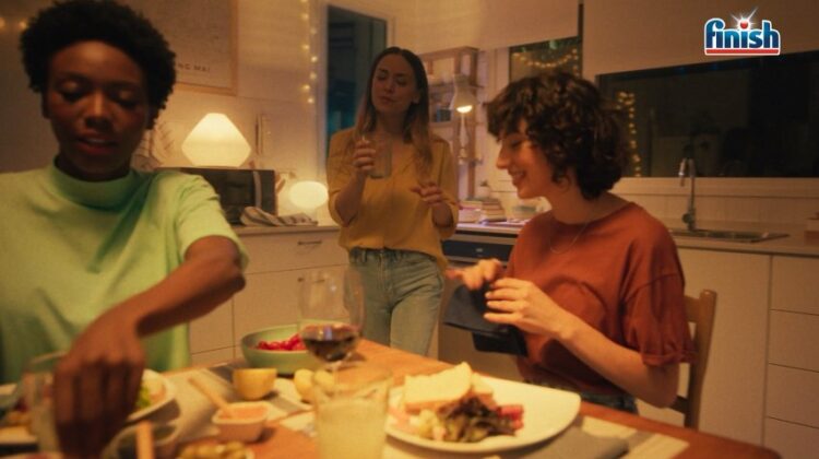 Finish e Electrolux dão continuidade à campanha “Não Continue Trabalhando Depois do Trabalho” Finish e Electrolux dão continuidade à campanha “Não Continue Trabalhando Depois do Trabalho”